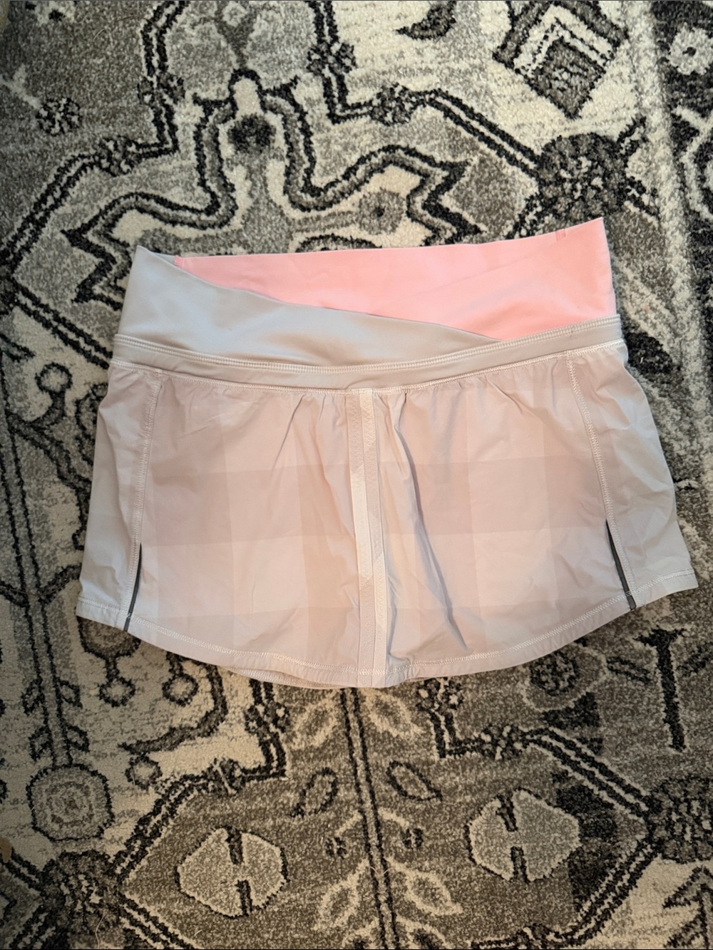 Lululemon Women’s Light Pink Athletic Skort with Pink Waistband size 4
